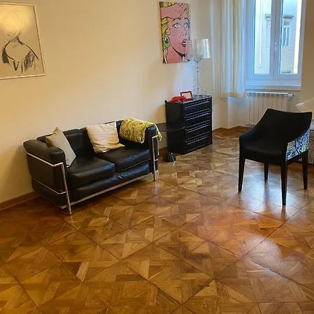 Feriehus Alla Scalinata Del Teatro Rossetti In Viale XX Settembre Parcheggio