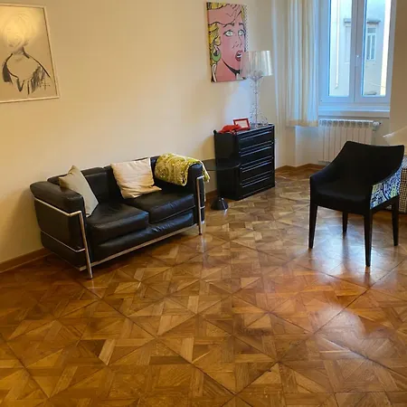 Feriehus Alla Scalinata Del Teatro Rossetti In Viale XX Settembre Parcheggio