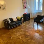 Hébergement de vacances Scalinata Del Teatro Rossetti In Viale Xx Settembre Parcheggio