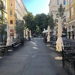 Scalinata Del Teatro Rossetti In Viale Xx Settembre Parcheggio Hébergement de vacances *
