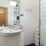 Hébergement de vacances Scalinata Del Teatro Rossetti In Viale Xx Settembre Parcheggio *