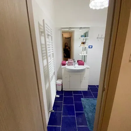 Scalinata Del Teatro Rossetti Parcheggio *