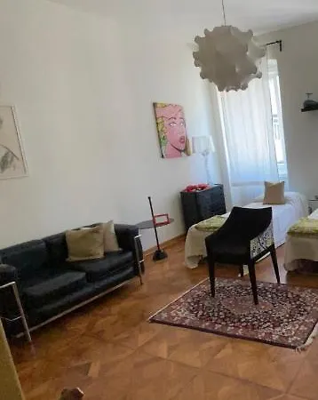 Scalinata Del Teatro Rossetti Parcheggio *