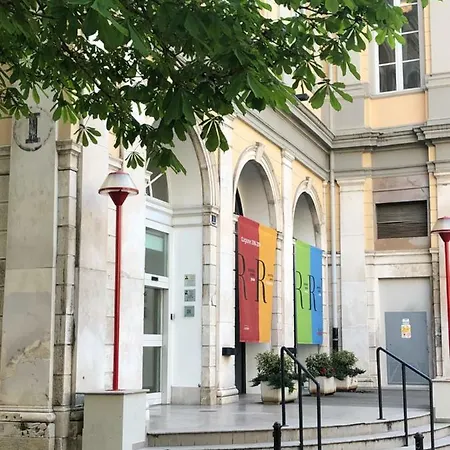 Scalinata Del Teatro Rossetti In Viale Xx Settembre Parcheggio Сasa de vacaciones