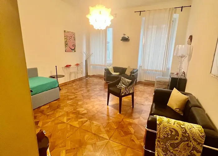 Alla Scalinata Del Teatro Rossetti In Viale XX Settembre Parcheggio * Trieste