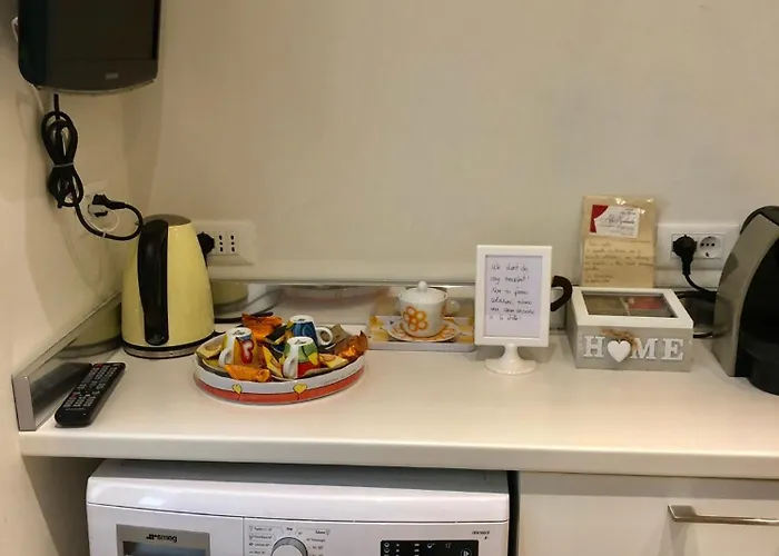 Alla Scalinata Del Teatro Rossetti In Viale XX Settembre Parcheggio *